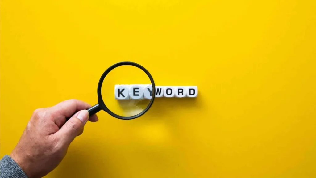 A magnifying glass on the word "keyword"